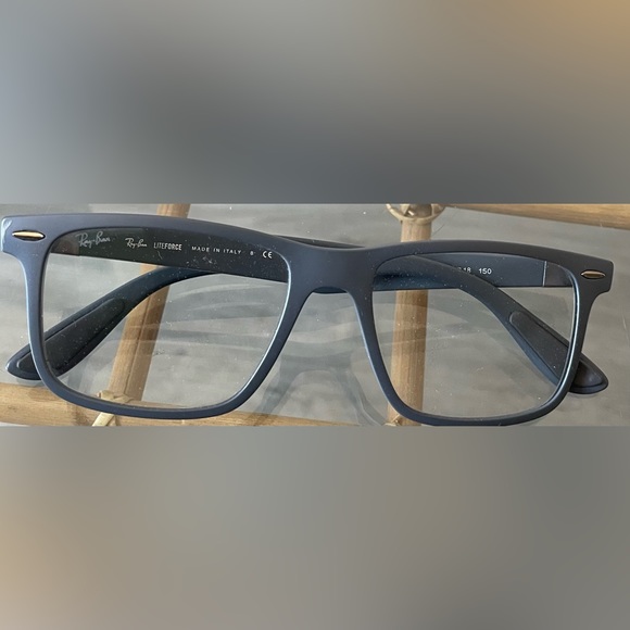 Gray Ray-Ban blue-light glasses with no prescription. - Picture 1 of 3